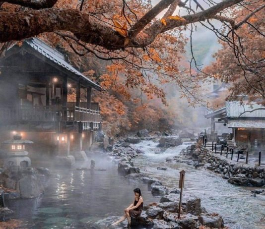 Takaragawa Onsen Osenkaku, in Gunma.